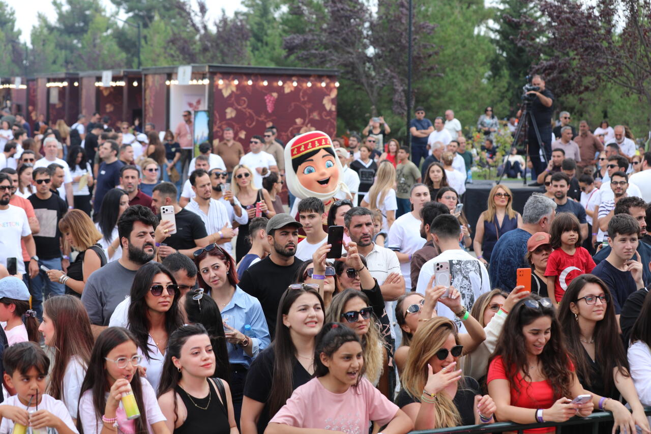Üzüm, şərab və musiqi - Şamaxıda festival belə başa çatdı