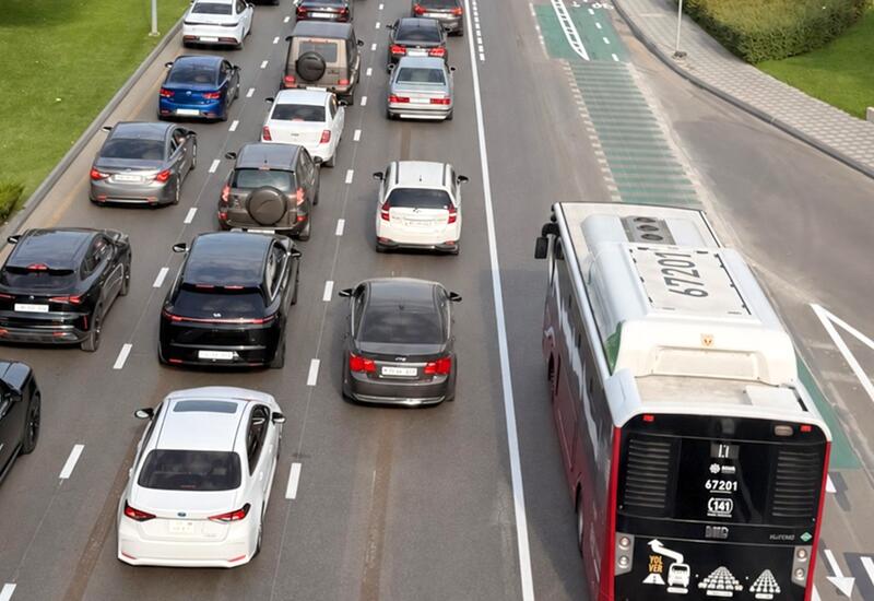 В Баку еще на двух улицах организованы автобусные полосы