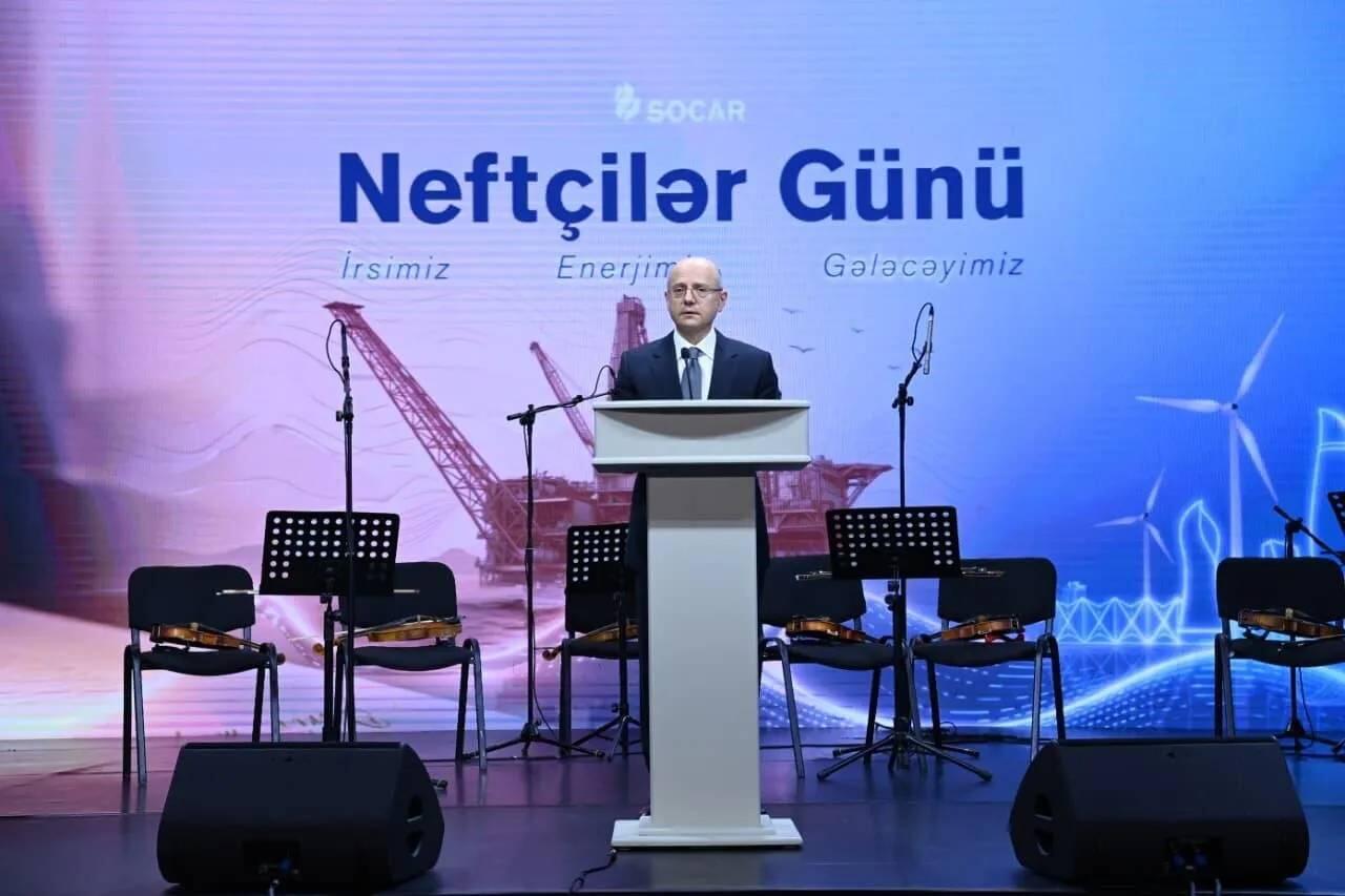 В Баку отметили День нефтяников и годовщину «Контракта века»