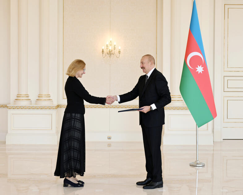 Президент Ильхам Алиев принял верительные грамоты новоназначенного посла Эстонии