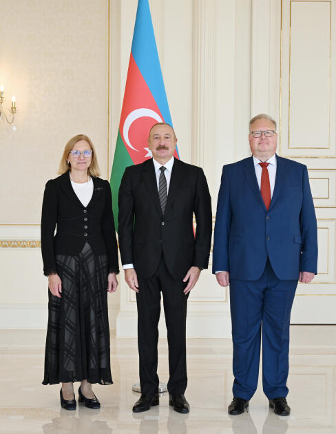 Президент Ильхам Алиев принял верительные грамоты новоназначенного посла Эстонии