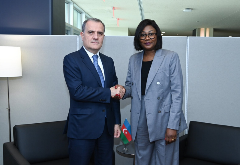 Azərbaycan və Mərkəzi Afrika Respublikası arasında Diplomatik Münasibətlərin Qurulması haqqında Birgə Kommünike imzalanıb