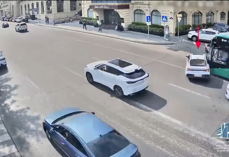 В Баку предупредили водителей после серии ДТП с автобусами