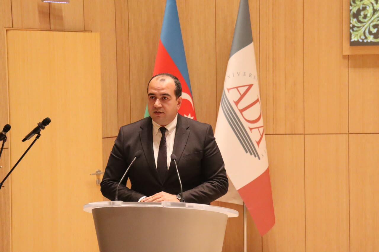 “Sənət inciləri” layihəsi üzrə ADA Universitetində mühazirə-konsert keçirilib