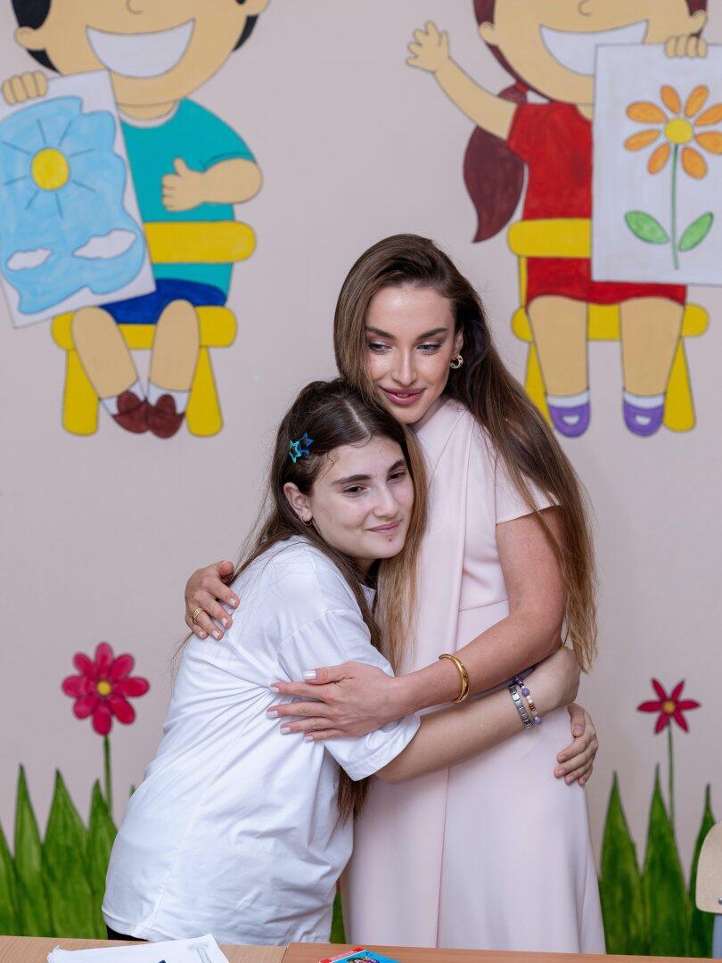 Alyona Əliyeva 3 nömrəli xüsusi təhsil müəssisəsini ziyarət edib