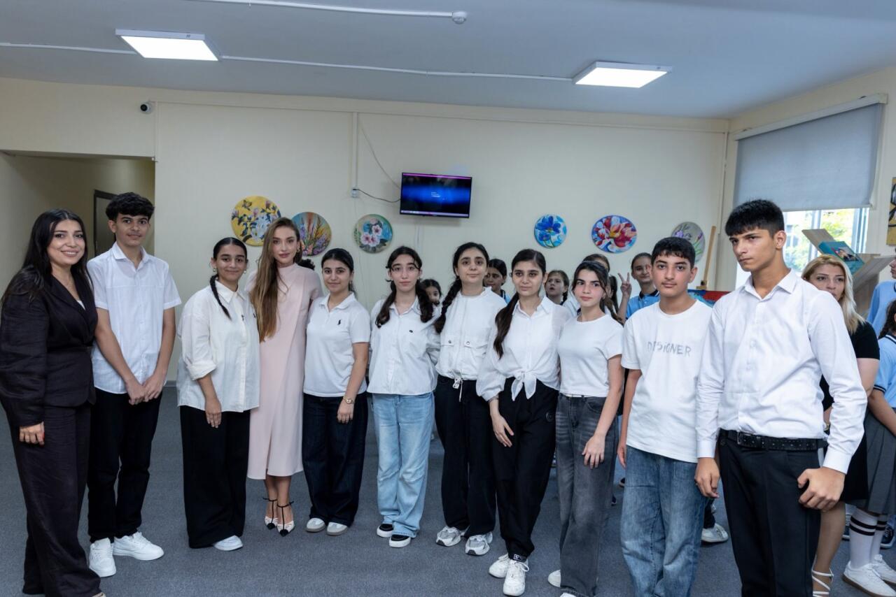Alyona Əliyeva 3 nömrəli xüsusi təhsil müəssisəsini ziyarət edib