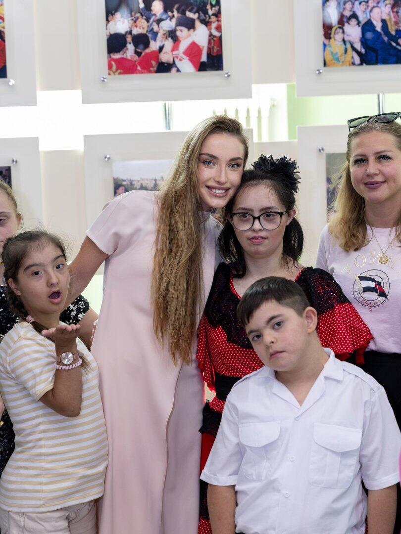 Alyona Əliyeva xüsusi qayğıya ehtiyacı olan uşaqlar üçün mərkəzdə olub