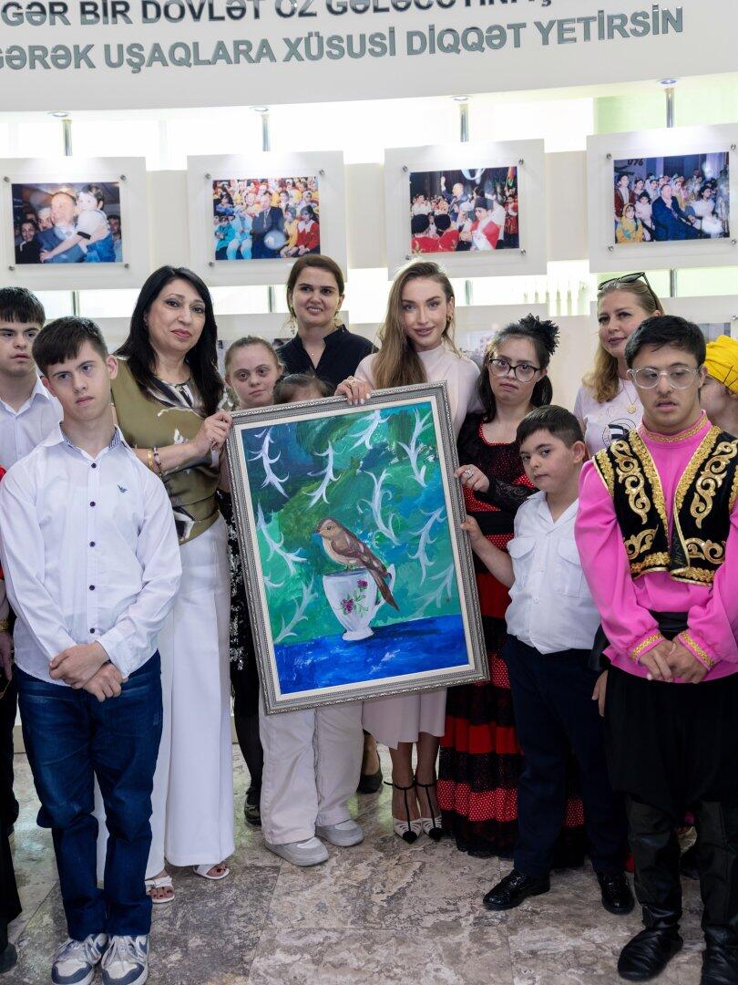 Alyona Əliyeva xüsusi qayğıya ehtiyacı olan uşaqlar üçün mərkəzdə olub