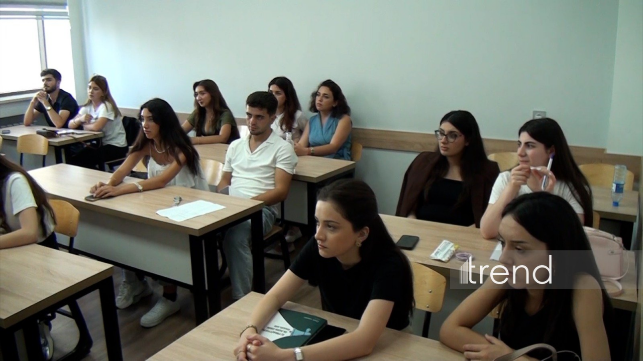 “Zərərli xarici təsirlərə və saxta xəbərlərə qarşı sayıqlığın artırılmasına dəstək” layihəsi çərçivəsində BDU tələbələri ilə görüş keçirilib