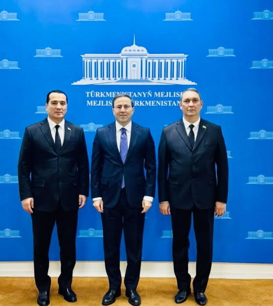 Азербайджан и Туркменистан обсудили развитие межпарламентских связей