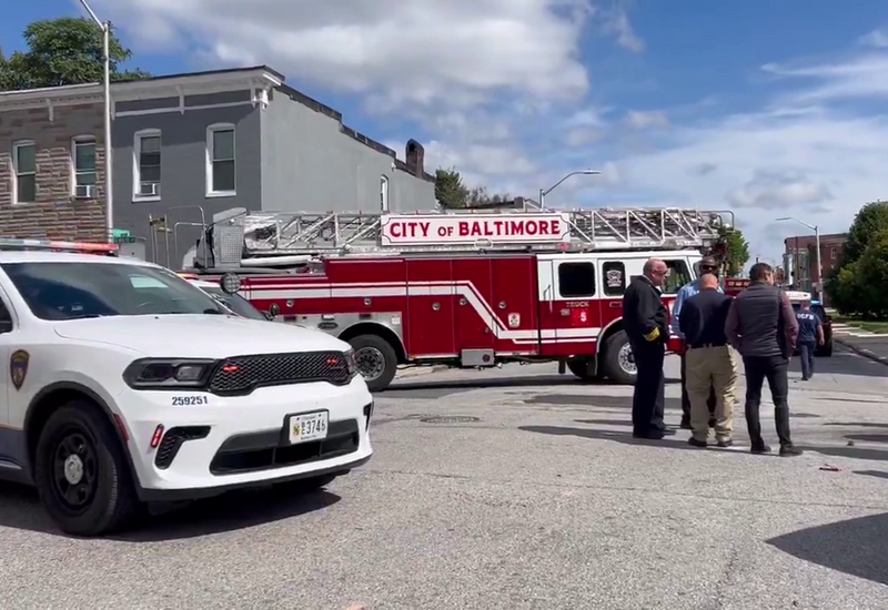 В США угнанный автомобиль врезался в автобус, много пострадавших