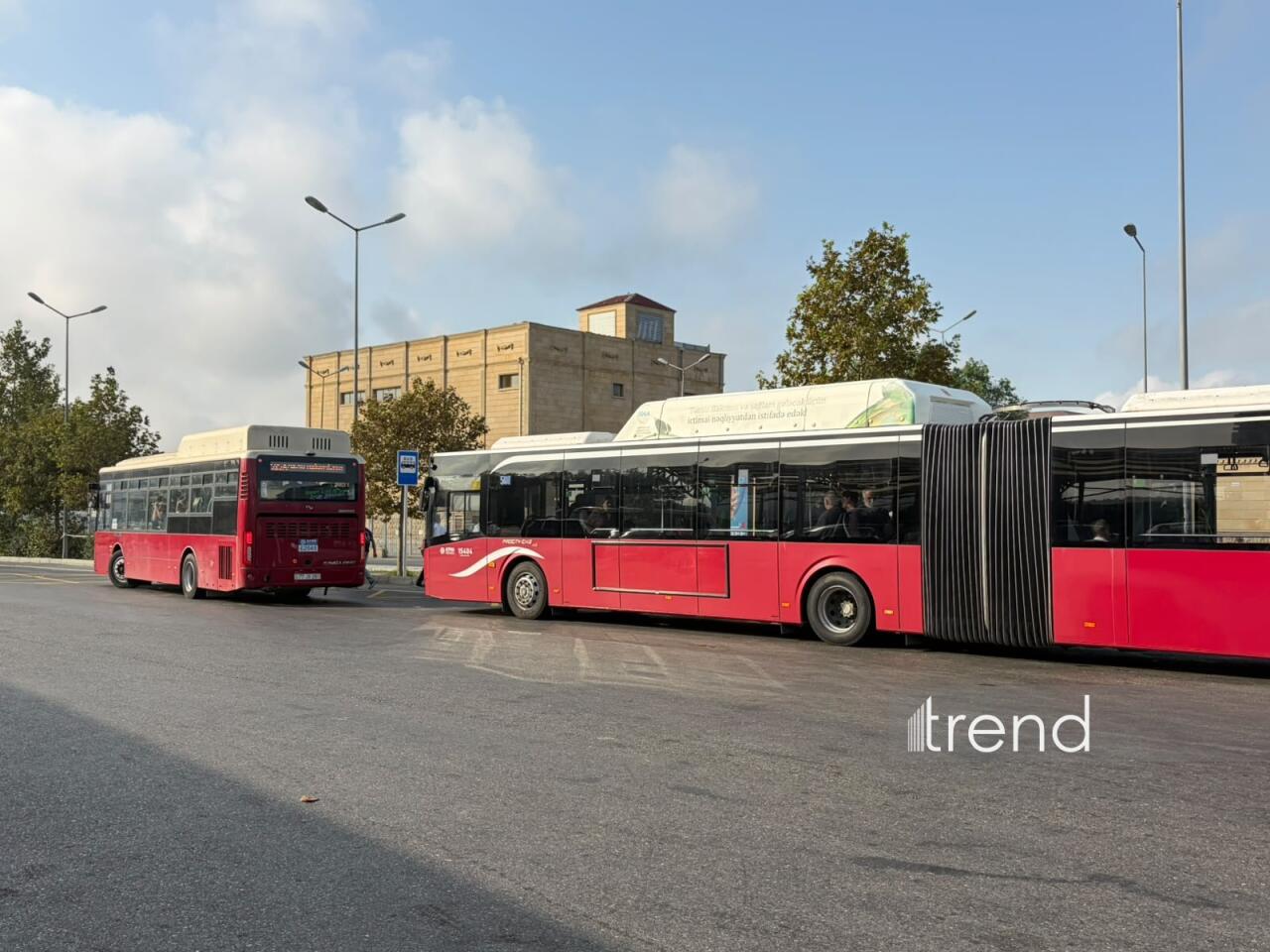 На этой дороге появилась полоса для автобусов