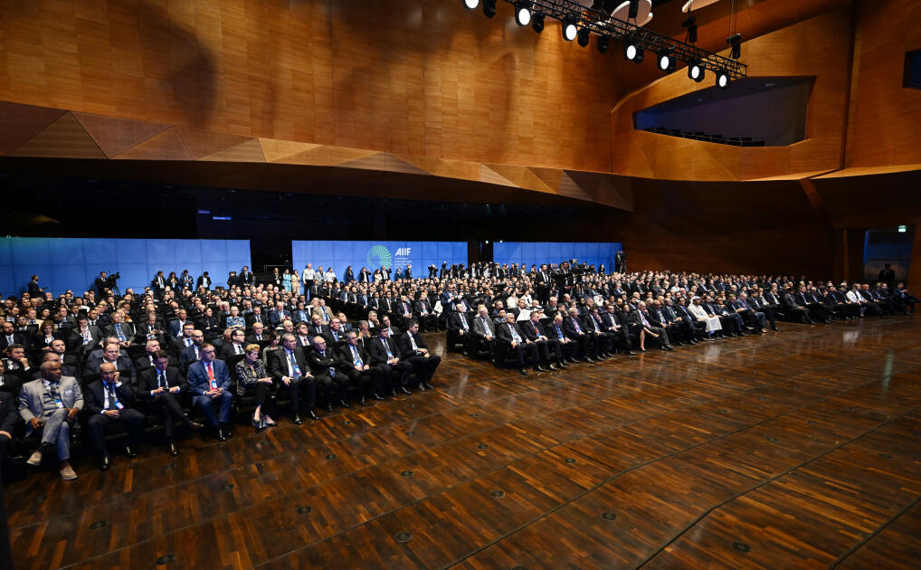 Prezident İlham Əliyev II Azərbaycan Beynəlxalq İnvestisiya Forumu çərçivəsində keçirilən tədbirdə iştirak edir