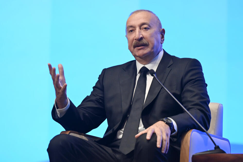 Prezident İlham Əliyev II Azərbaycan Beynəlxalq İnvestisiya Forumu çərçivəsində keçirilən tədbirdə iştirak edir