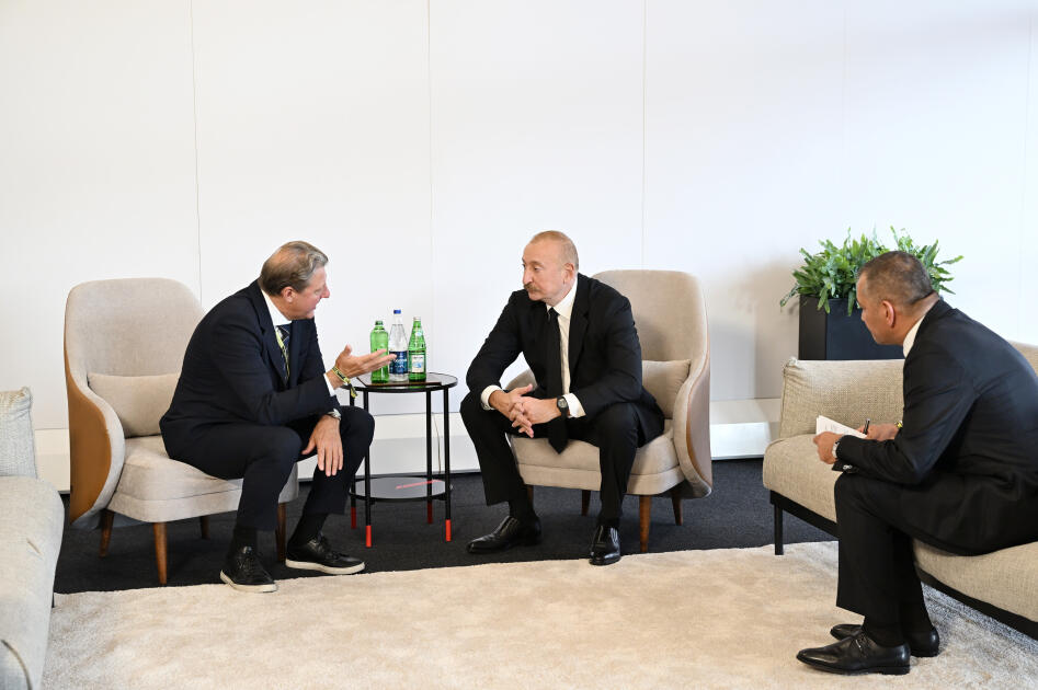 Prezident İlham Əliyev Beynəlxalq Xizək və Snoubord Federasiyasının prezidenti ilə görüşüb