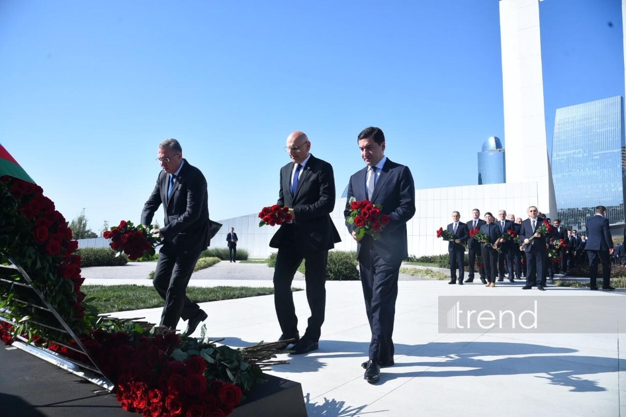 27 Sentyabr – Anım Günü ilə əlaqədar Zəfər Parkına ziyarət başlayıb
