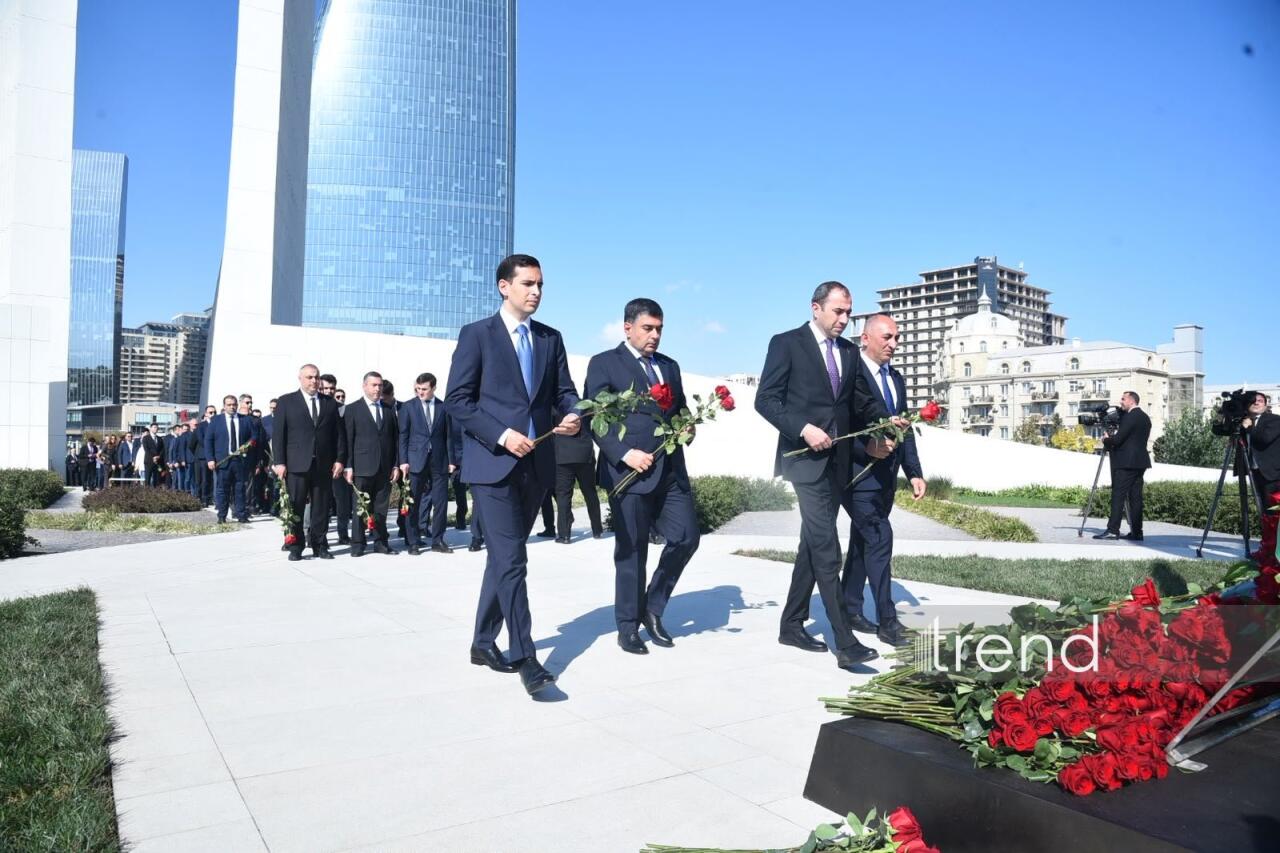 27 Sentyabr – Anım Günü ilə əlaqədar Zəfər Parkına ziyarət başlayıb