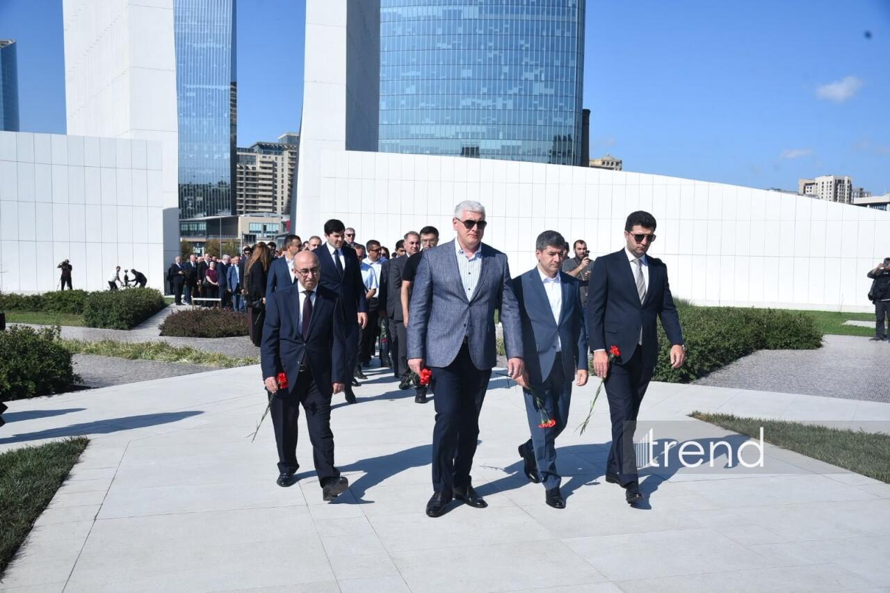 27 Sentyabr – Anım Günü ilə əlaqədar Zəfər Parkına ziyarət başlayıb
