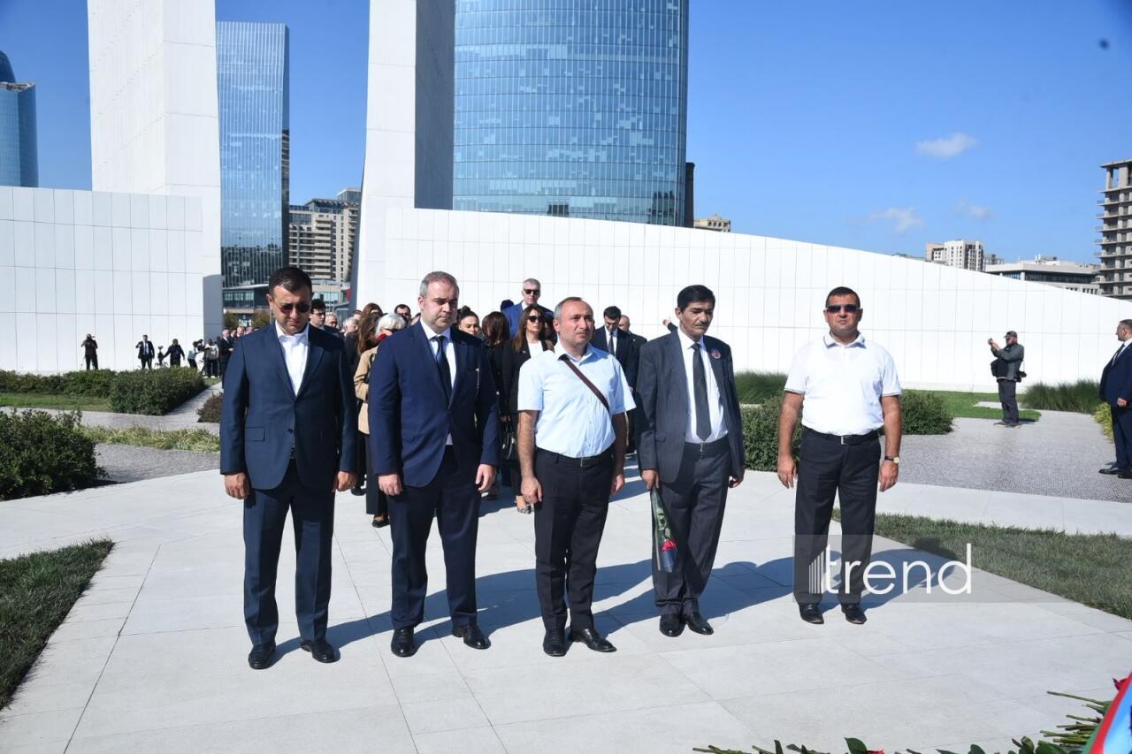 27 Sentyabr – Anım Günü ilə əlaqədar Zəfər Parkına ziyarət başlayıb