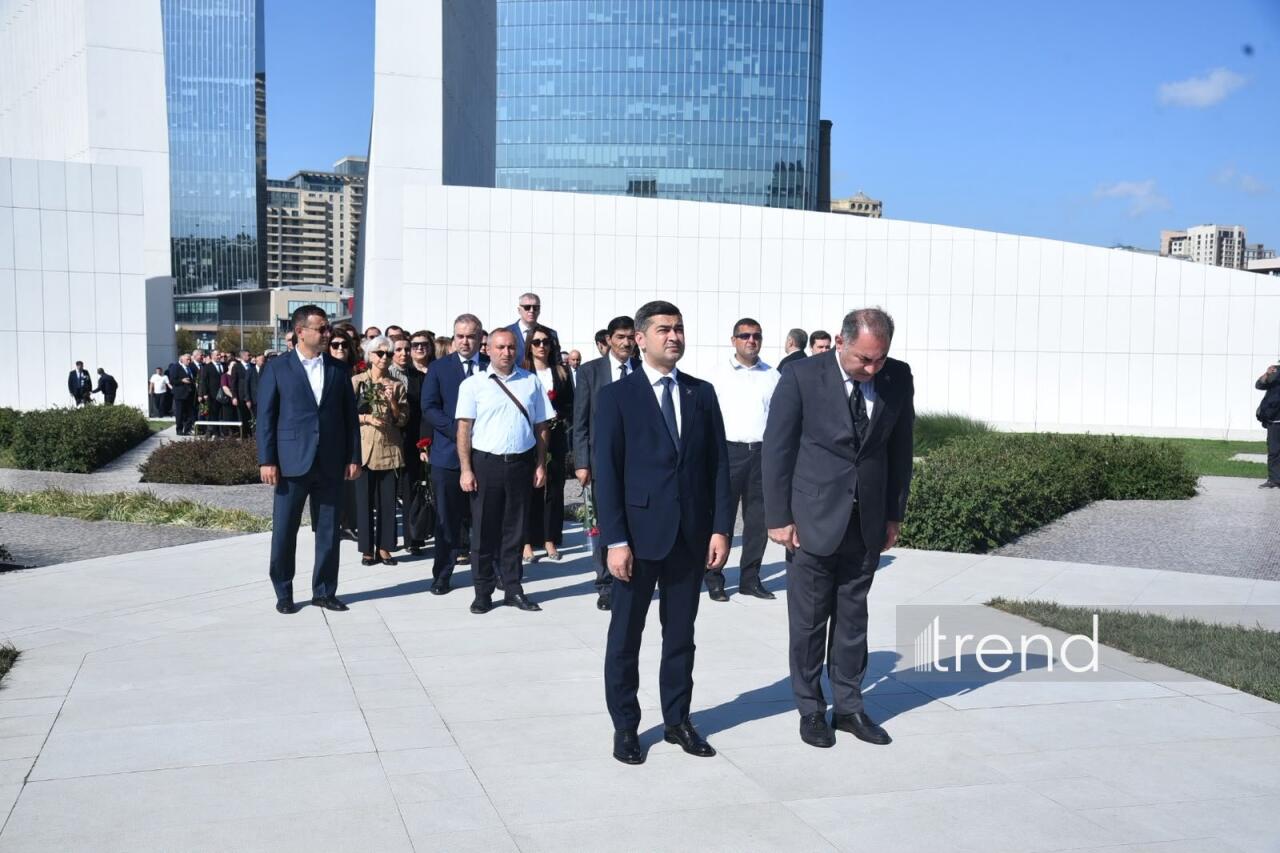 27 Sentyabr – Anım Günü ilə əlaqədar Zəfər Parkına ziyarət başlayıb