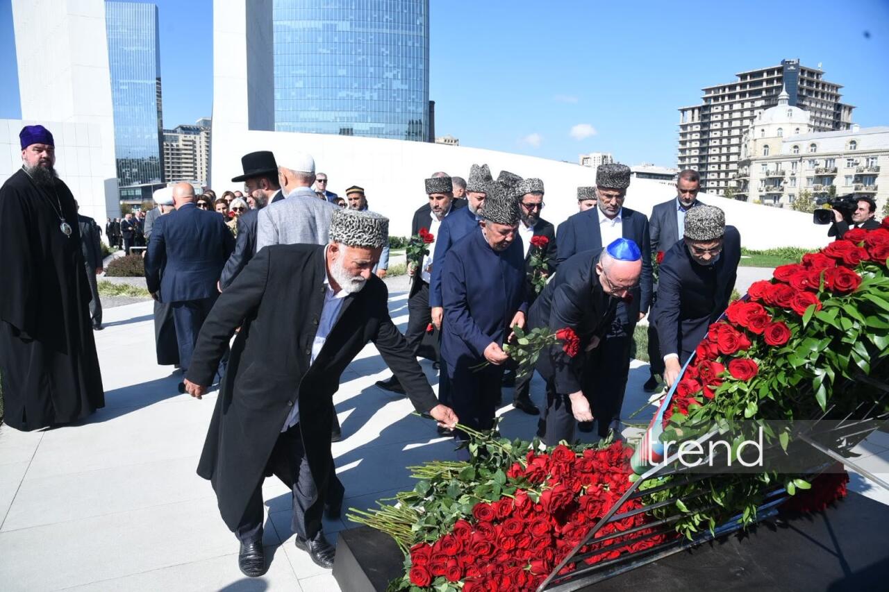 27 Sentyabr – Anım Günü ilə əlaqədar Zəfər Parkına ziyarət başlayıb