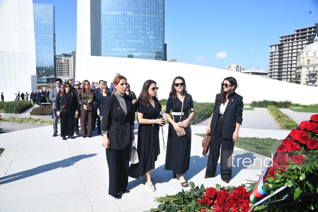 27 Sentyabr – Anım Günü ilə əlaqədar Zəfər Parkına ziyarət başlayıb