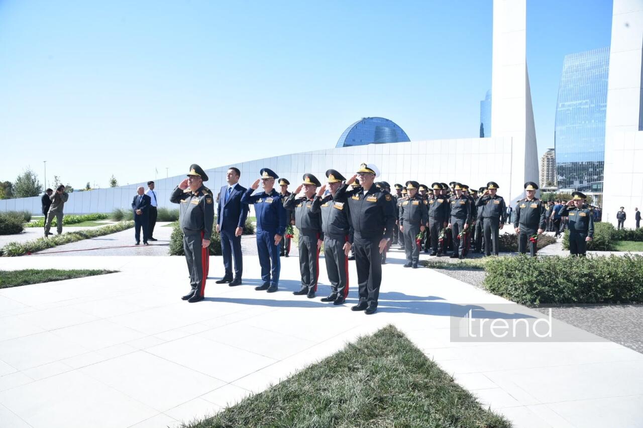 27 Sentyabr – Anım Günü ilə əlaqədar Zəfər Parkına ziyarət başlayıb