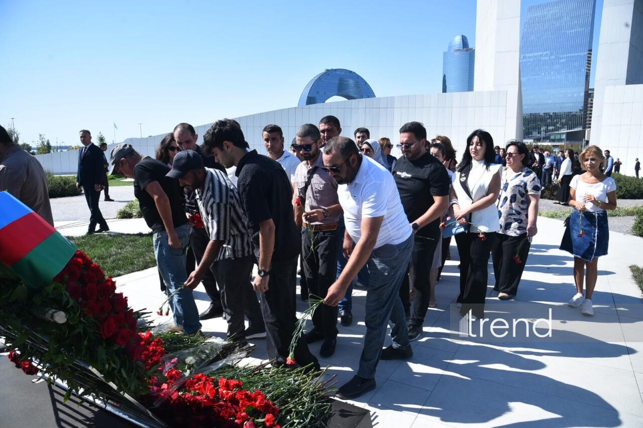 27 Sentyabr – Anım Günü ilə əlaqədar Zəfər Parkına ziyarət başlayıb