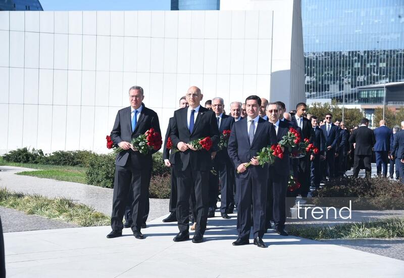 27 Sentyabr – Anım Günü ilə əlaqədar Zəfər Parkına ziyarət başlayıb