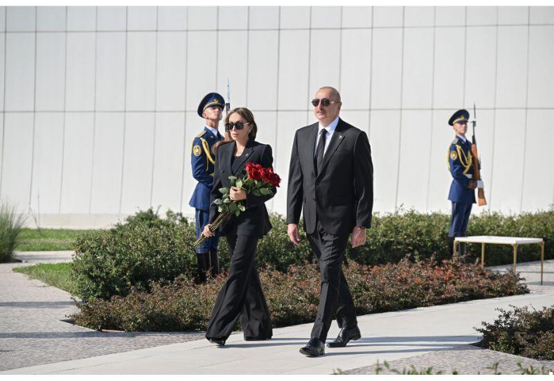 Prezident İlham Əliyevin sosial media hesablarında Birinci xanım Mehriban Əliyeva ilə birlikdə Zəfər parkını ziyarətindən görüntülər paylaşılıb