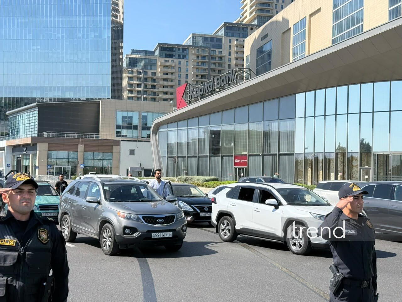 Vətən müharibəsi şəhidlərinin xatirəsi bir dəqiqəlik sükutla anılıb