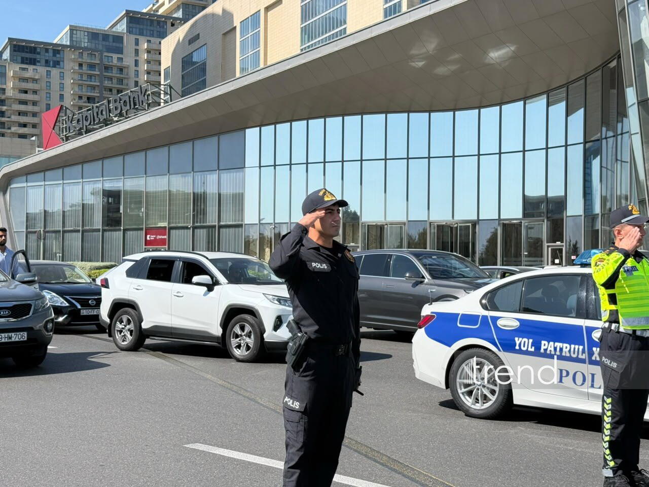 Vətən müharibəsi şəhidlərinin xatirəsi bir dəqiqəlik sükutla anılıb