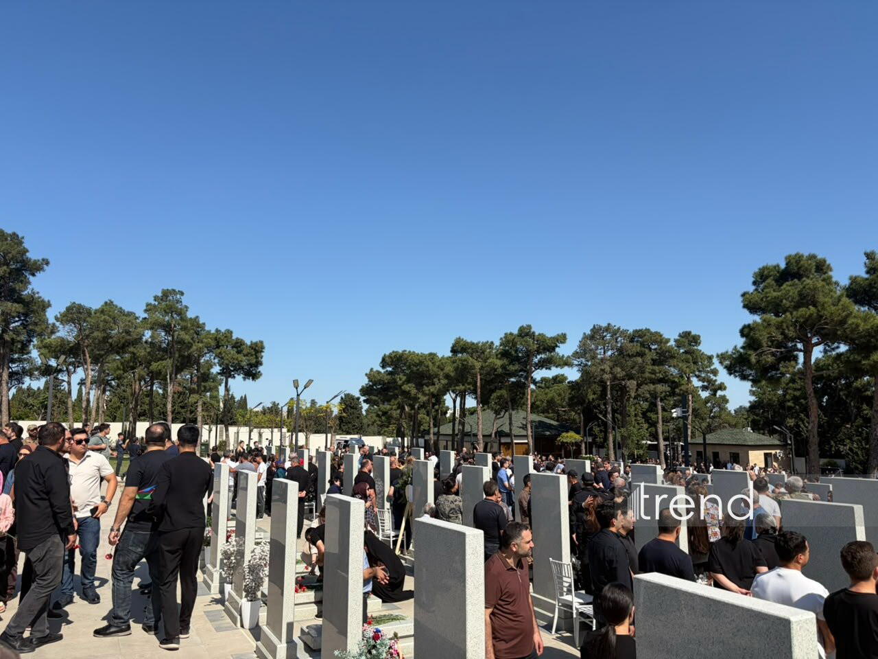 Vətən müharibəsi şəhidlərinin xatirəsi bir dəqiqəlik sükutla anılıb