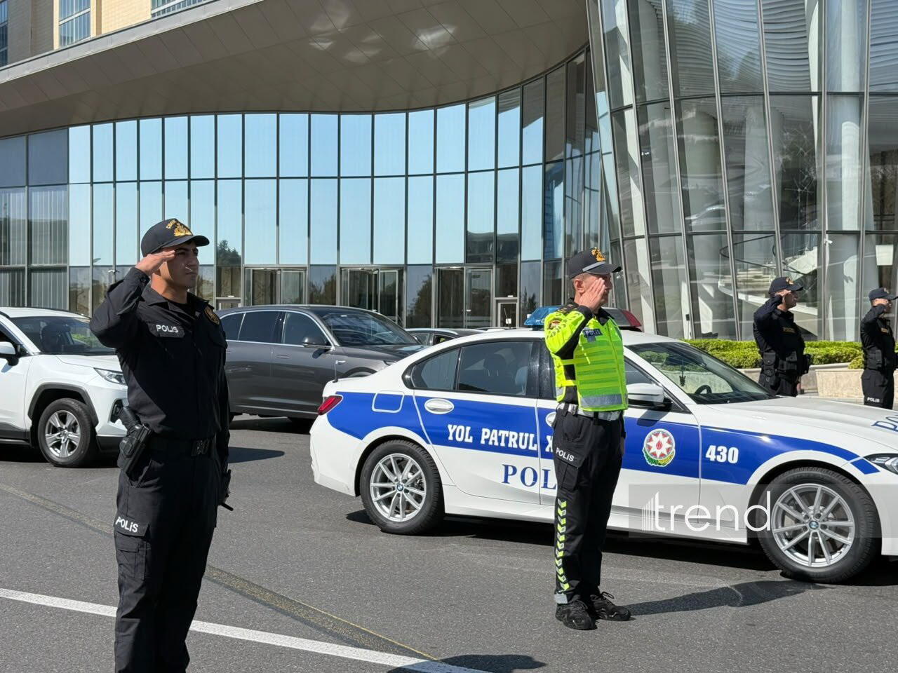 Vətən müharibəsi şəhidlərinin xatirəsi bir dəqiqəlik sükutla anılıb