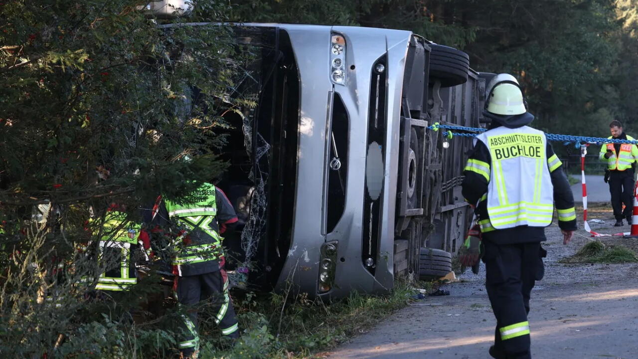 В Баварии опрокинулся автобус с туристами
