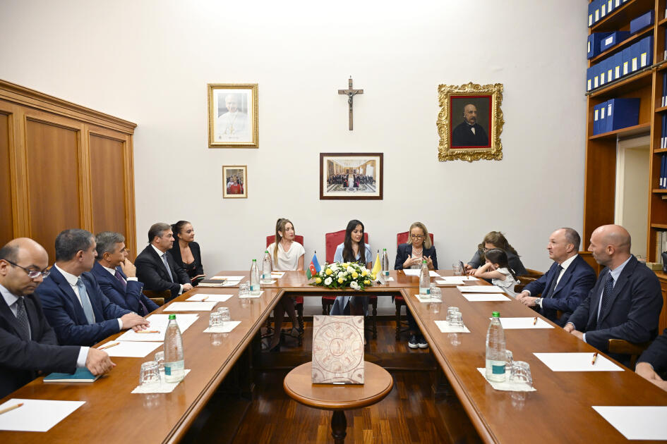 Romada Leyla Əliyeva və Alyona Əliyeva ilə Müqəddəs Arxeologiya üzrə Pontifik Komissiyanın katibinin görüşü olub