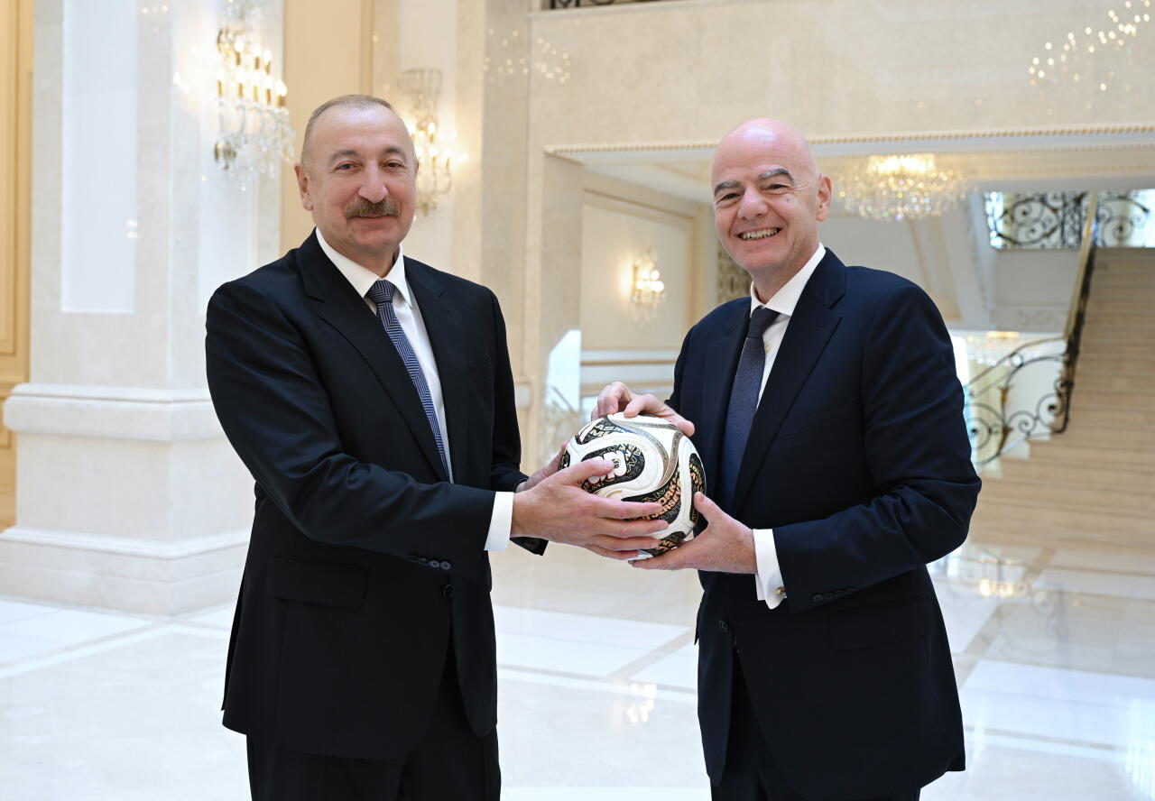 Президент Ильхам Алиев принял президента FIFA