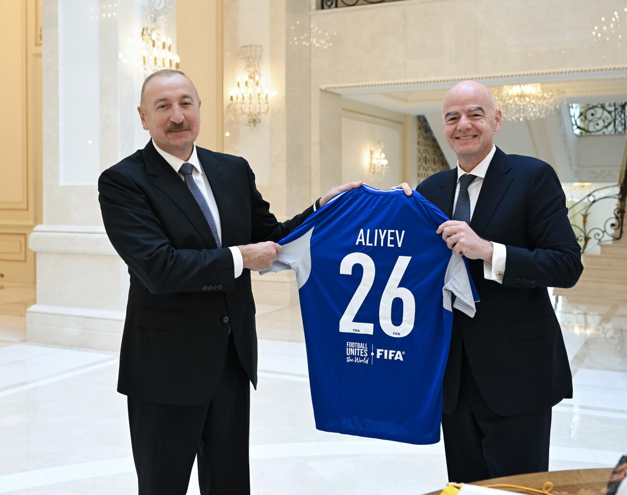 Президент Ильхам Алиев принял президента FIFA