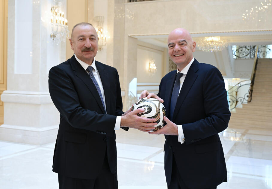 İnfantinodan Prezident İlham Əliyevə maraqlı hədiyyələr