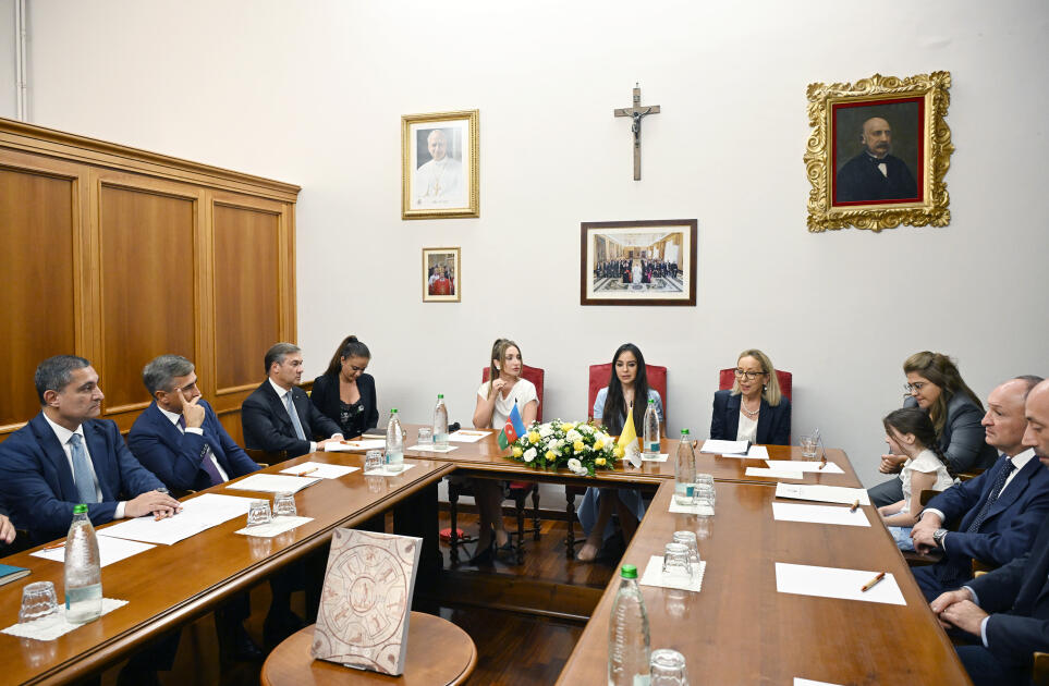 Romada Leyla Əliyeva və Alyona Əliyeva ilə Müqəddəs Arxeologiya üzrə Pontifik Komissiyanın katibinin görüşü olub