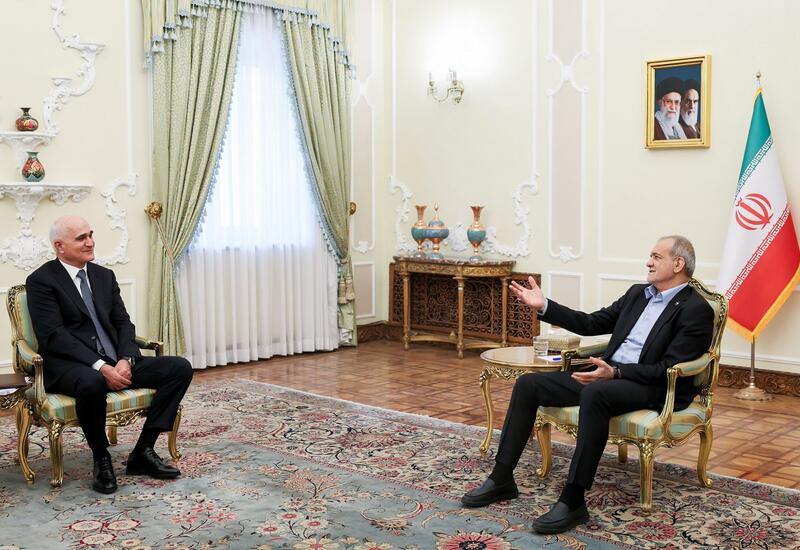 Şahin Mustafayev İran Prezidenti Məsud Pezeşkianla görüşüb