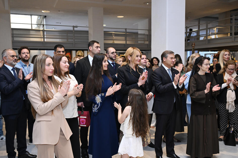 Leyla Əliyeva və Alyona Əliyeva Müqəddəs Taxt-Tacda Azərbaycan xalçaları sərgisinin açılışında iştirak ediblər