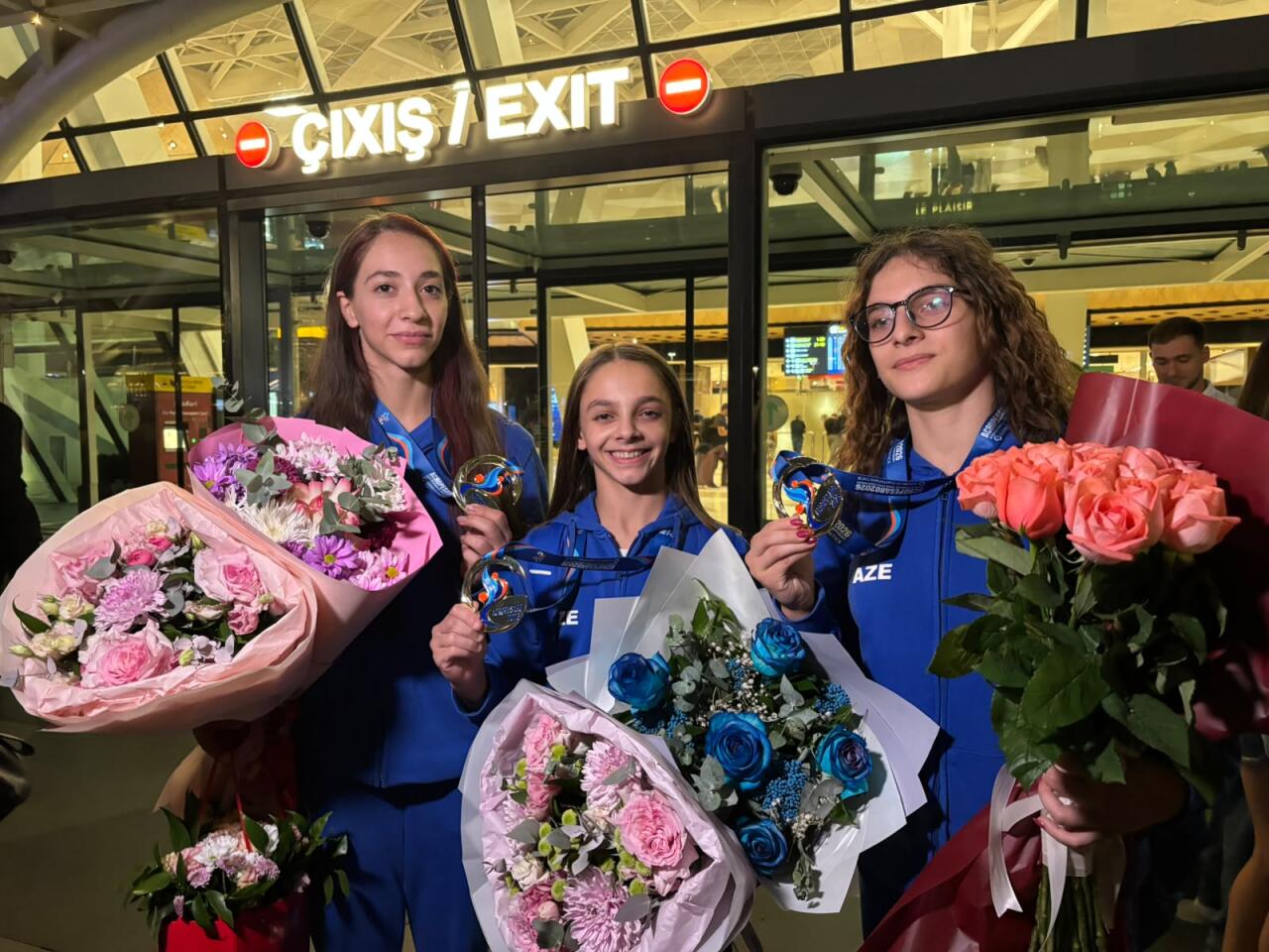 Призеры чемпионата мира по акробатической гимнастике вернулись в Азербайджан