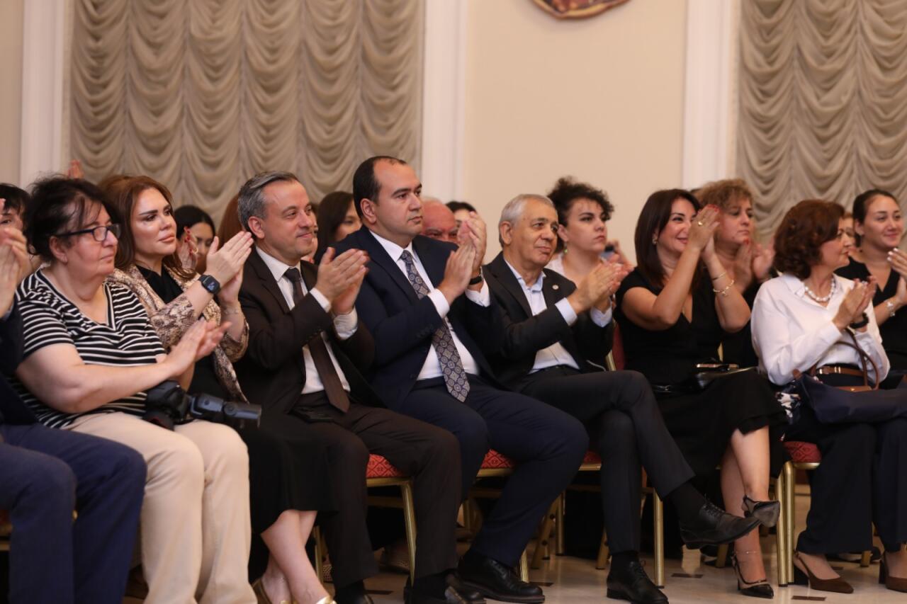 МЕМİМ представил "Жемчужины искусства" в университете "Хазар"