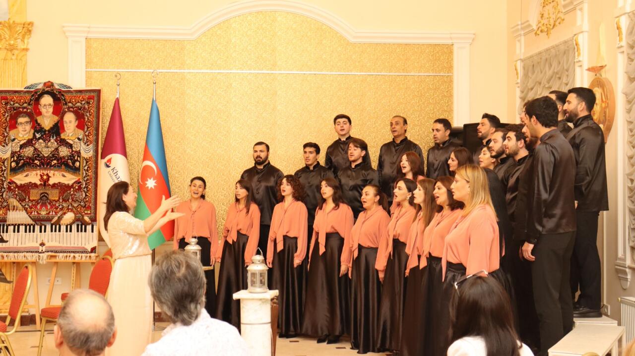 МЕМİМ представил "Жемчужины искусства" в университете "Хазар"