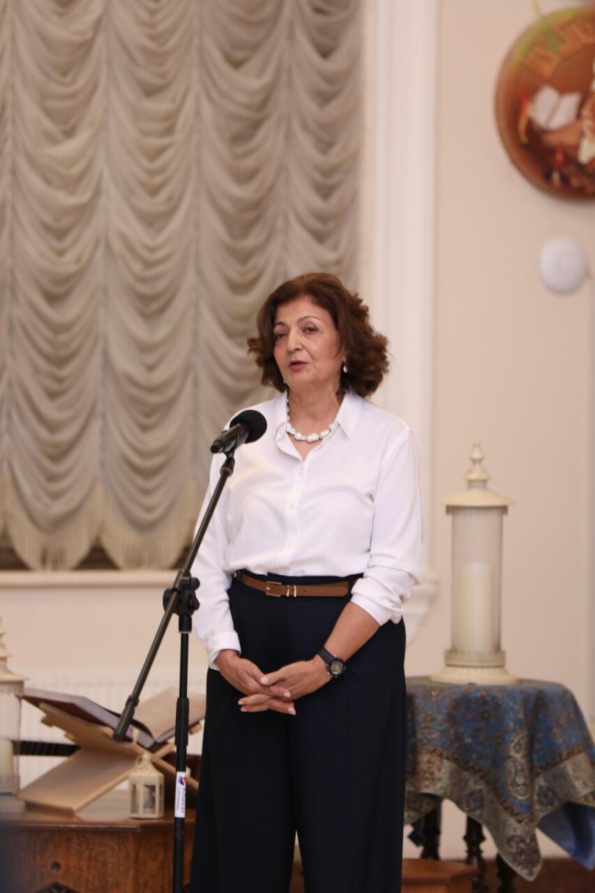 МЕМİМ представил "Жемчужины искусства" в университете "Хазар"