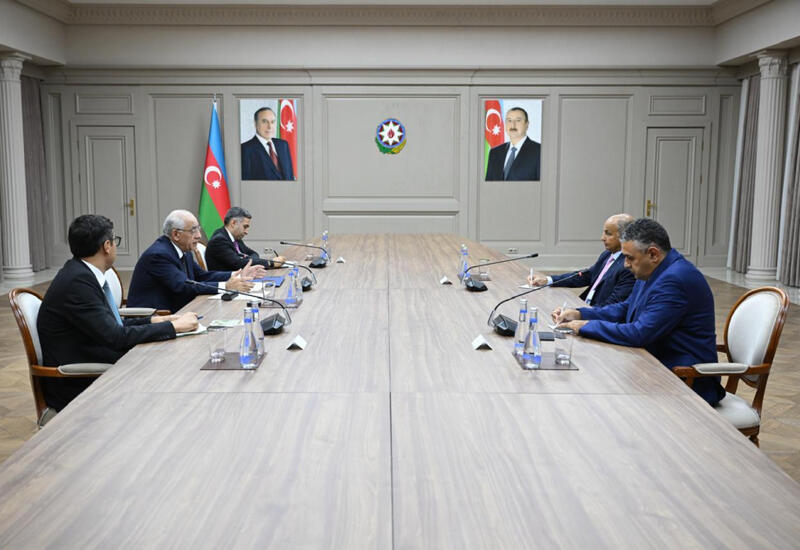 Əli Əsədov Beynəlxalq Üzgüçülük Federasiyasının prezidenti ilə görüşüb