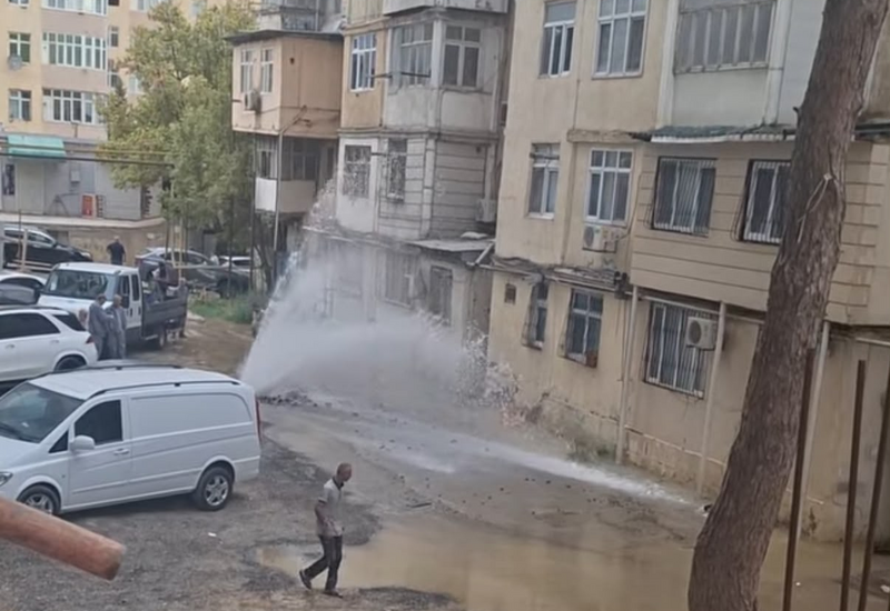 Yasamalda su borusu partlayıb