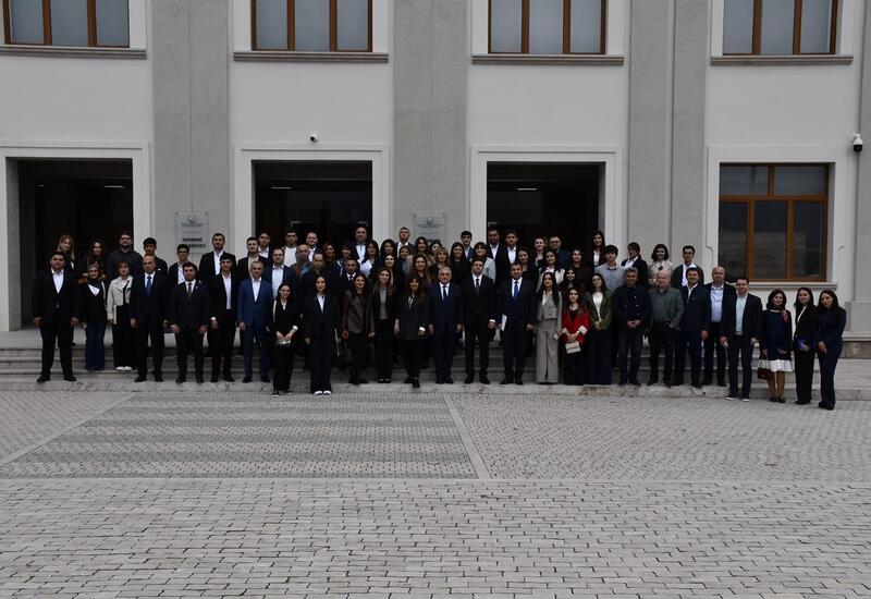 Əlaqələndirmə Qərargahının İdarələrarası Mərkəzinin nəzdindəki İşçi Qrupu Qarabağ Universitetində tələbə və inflüenserlərlə görüşüb