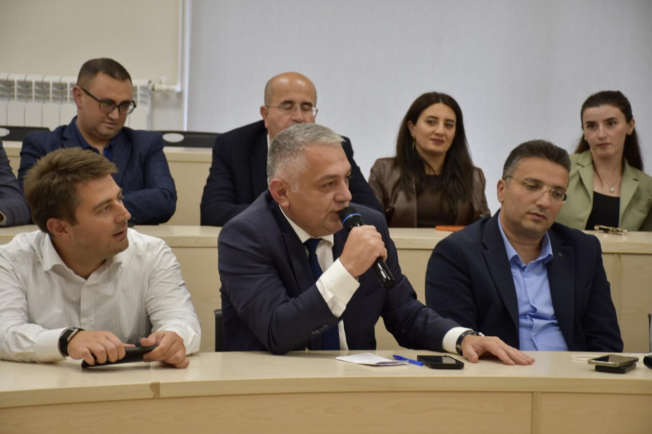 Əlaqələndirmə Qərargahının İdarələrarası Mərkəzinin nəzdindəki İşçi Qrupu Qarabağ Universitetində tələbə və inflüenserlərlə görüşüb